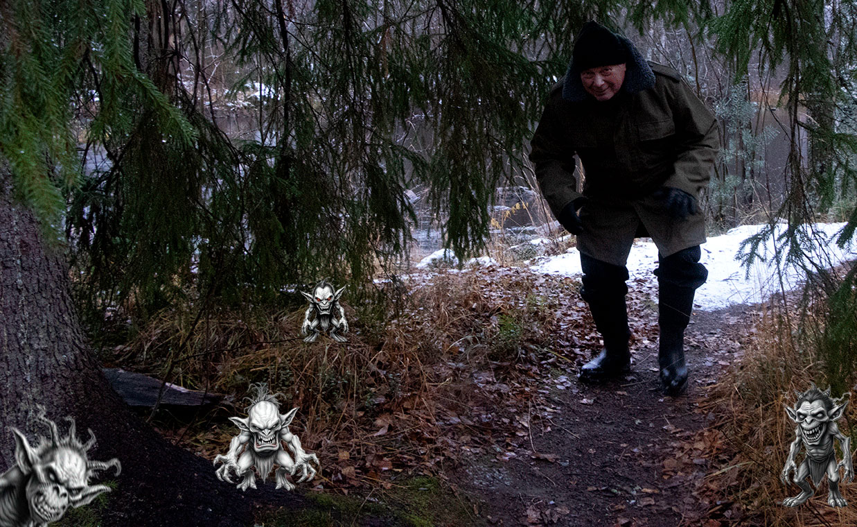 Jyrki Grönlund, eli mofa on trollejen kanssa metsässä